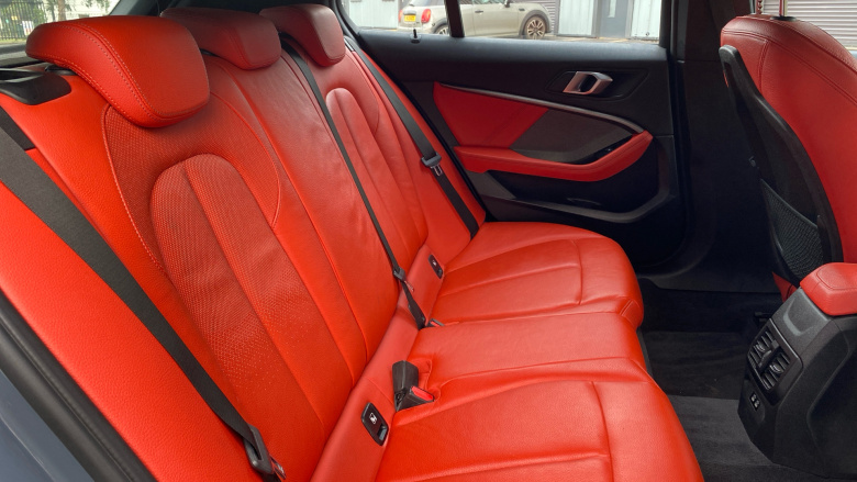 BMW 1 Series 118i M Sport 5dr Step Auto [Tech Pack] Petrol Hatchback